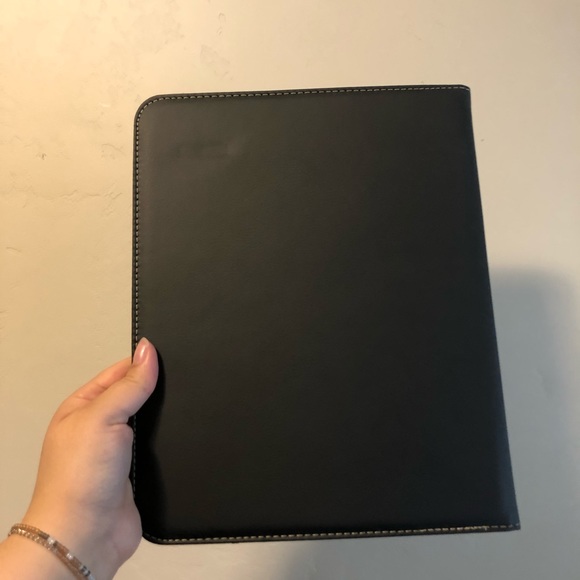 Black folder - Picture 4 of 5